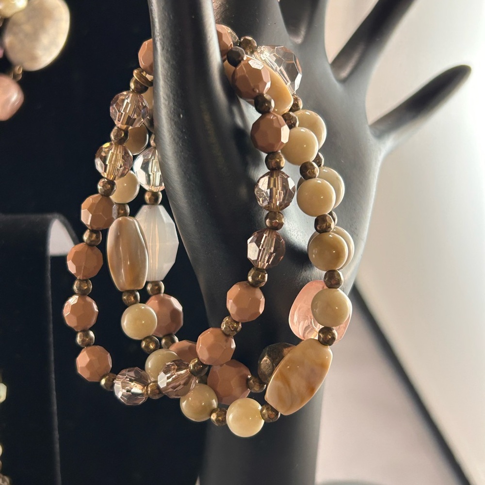 Premier Jewelry Necklace, bracelet, and matching earrings. - Picture 3 of 4